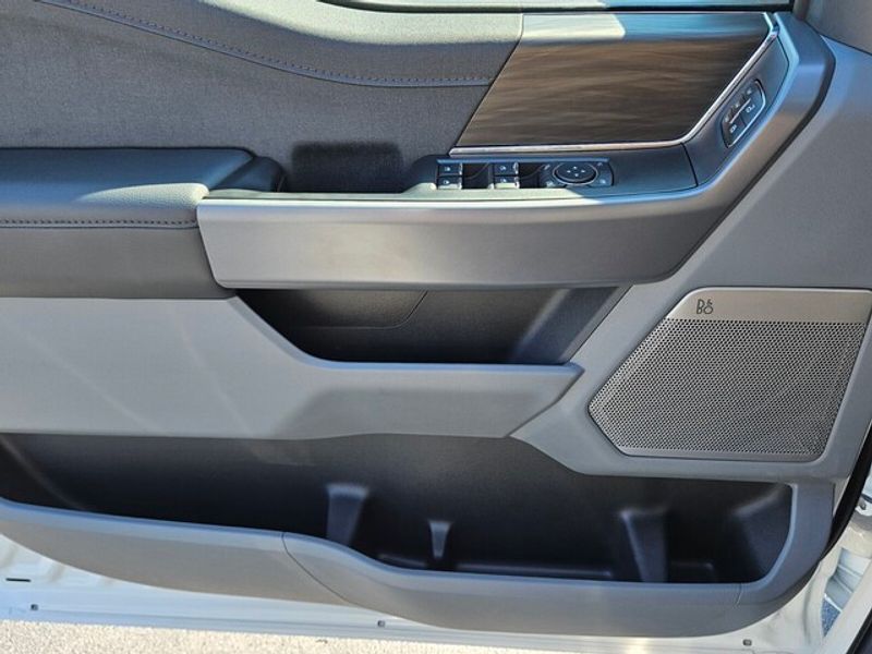 2025 Ford F-150 Lariat photo 25