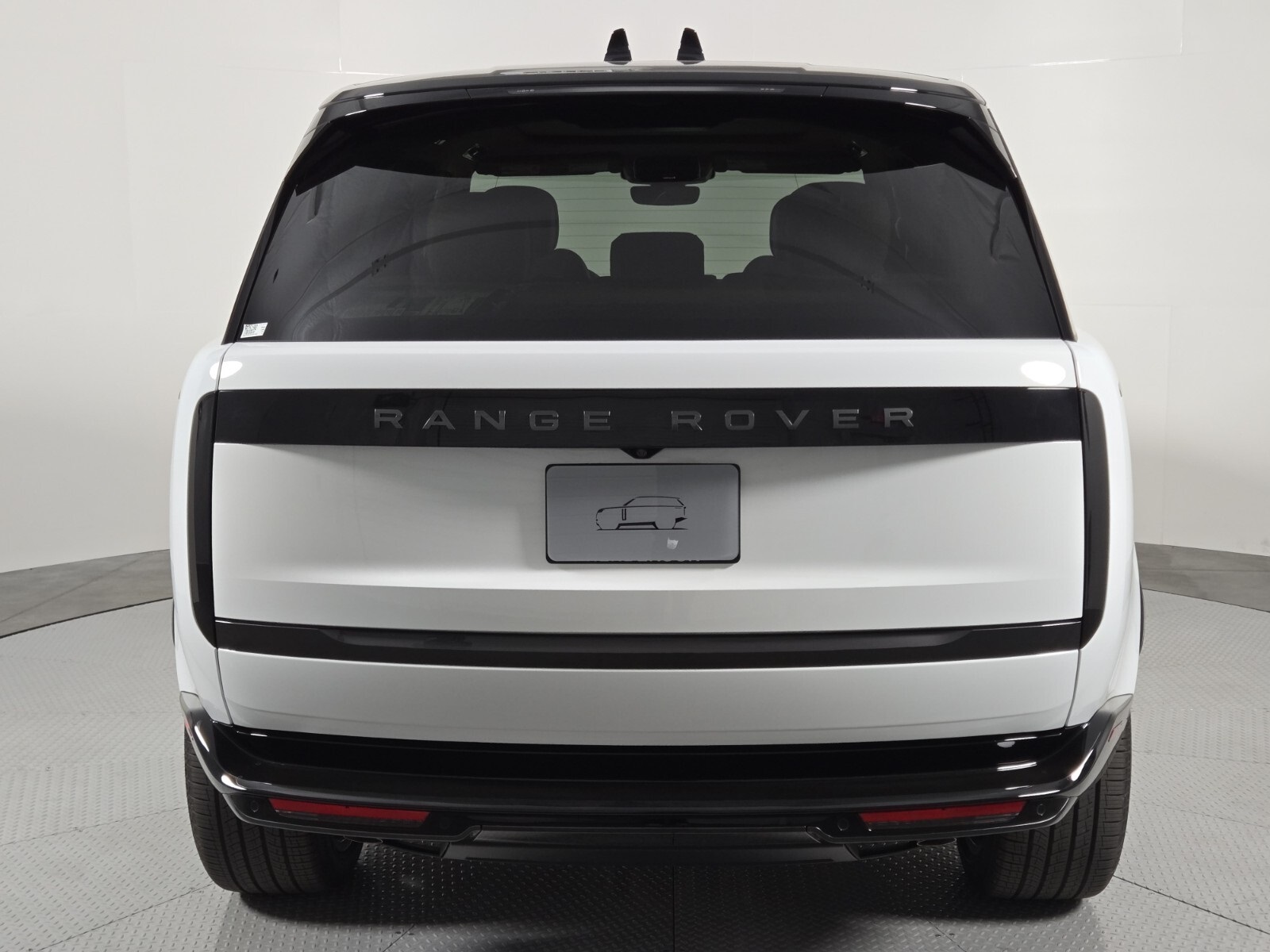 2025 Land Rover Range Rover SE photo 7
