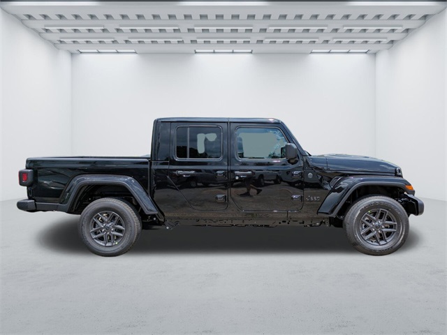 2025 Jeep Gladiator Sport S photo 3