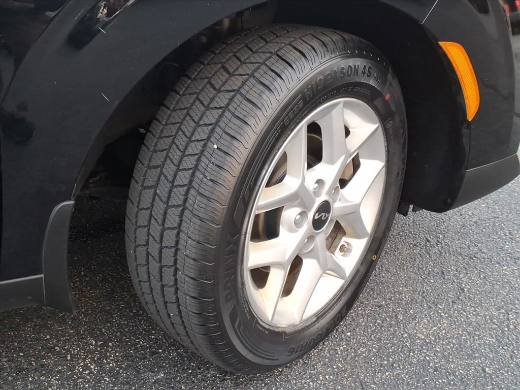 2022 Kia Soul LX photo 3