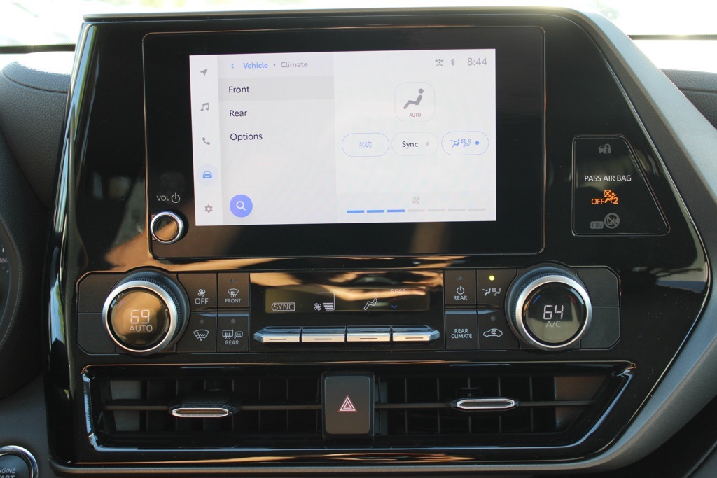 2023 Toyota Highlander L photo 29