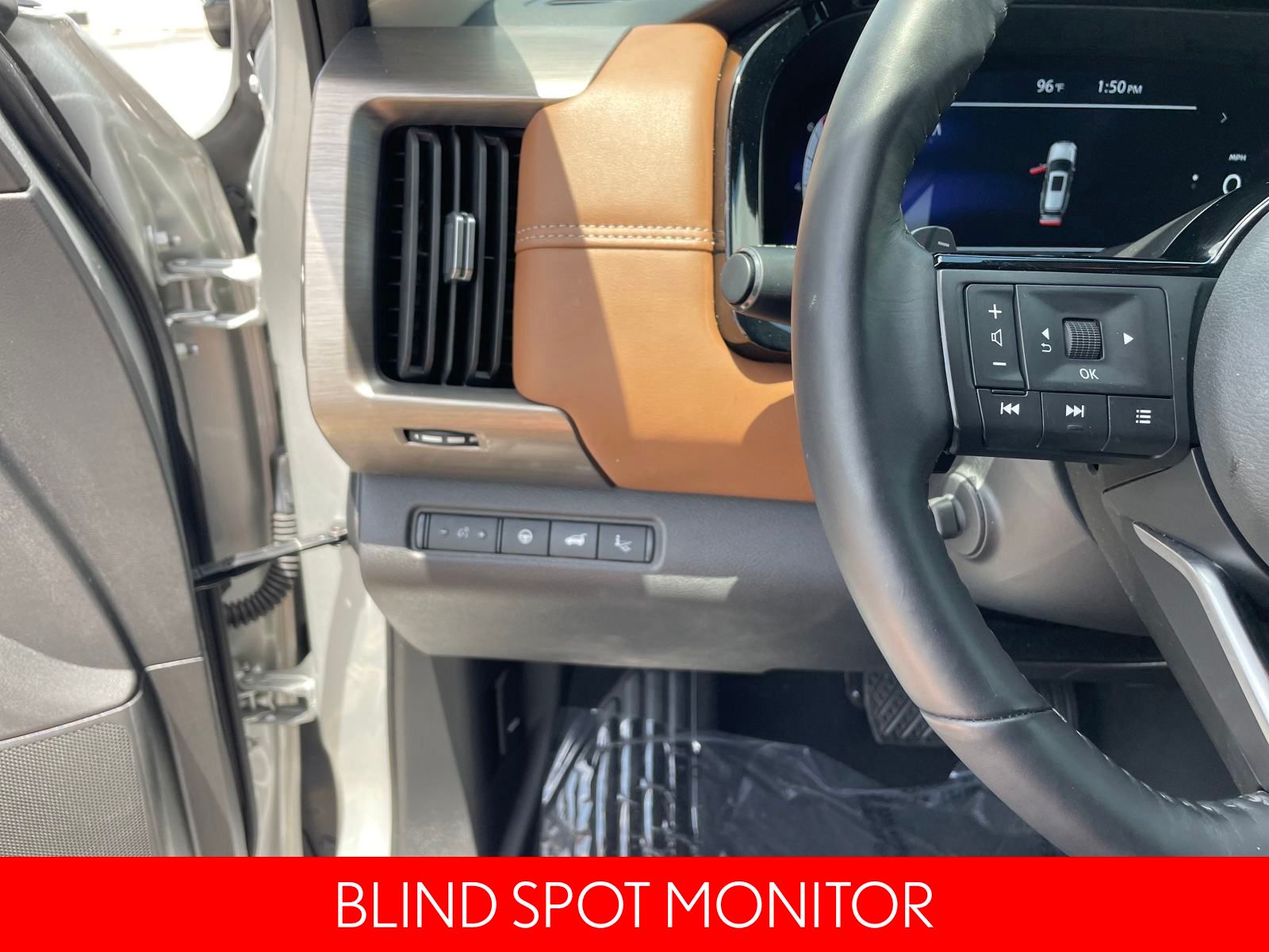 2024 Nissan Pathfinder Platinum photo 11
