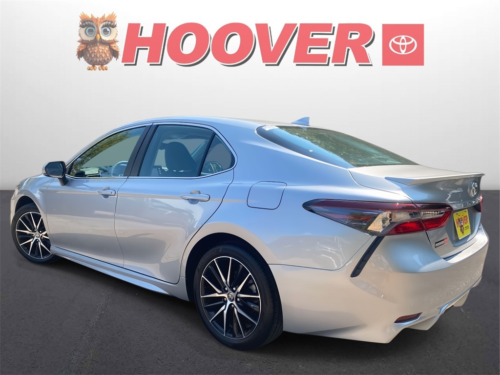 2024 Toyota Camry SE photo 3