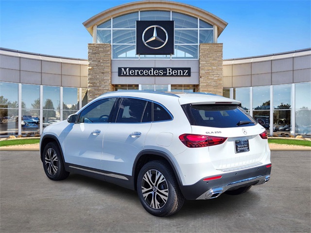 2026 Mercedes Benz GLA 250 4MATIC photo 2