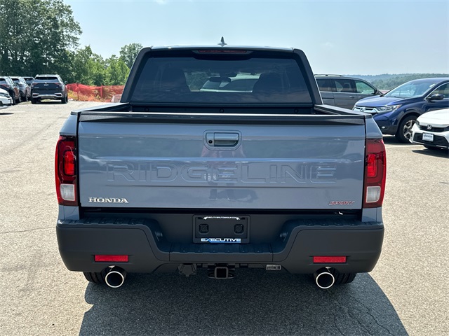2025 Honda Ridgeline Sport photo 2