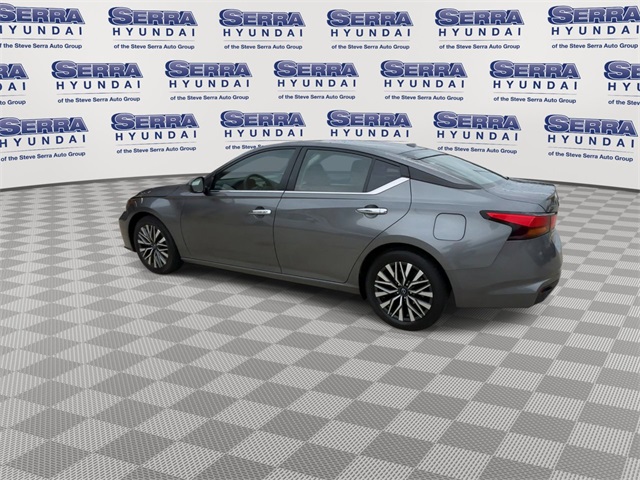 2023 Nissan Altima 2.5 SV photo 7