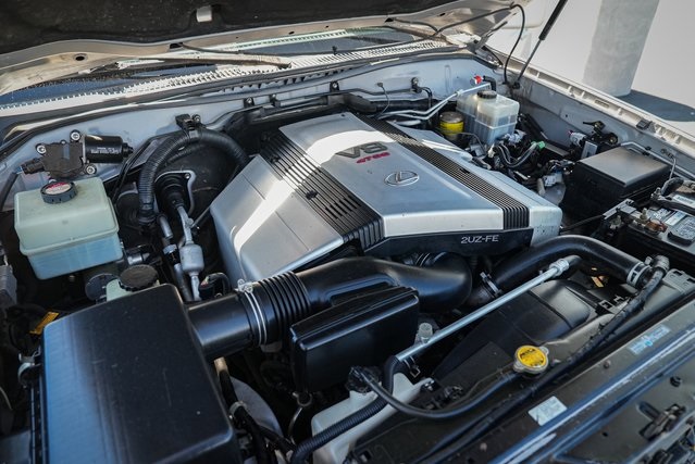 2006 Lexus LX 470 photo 32