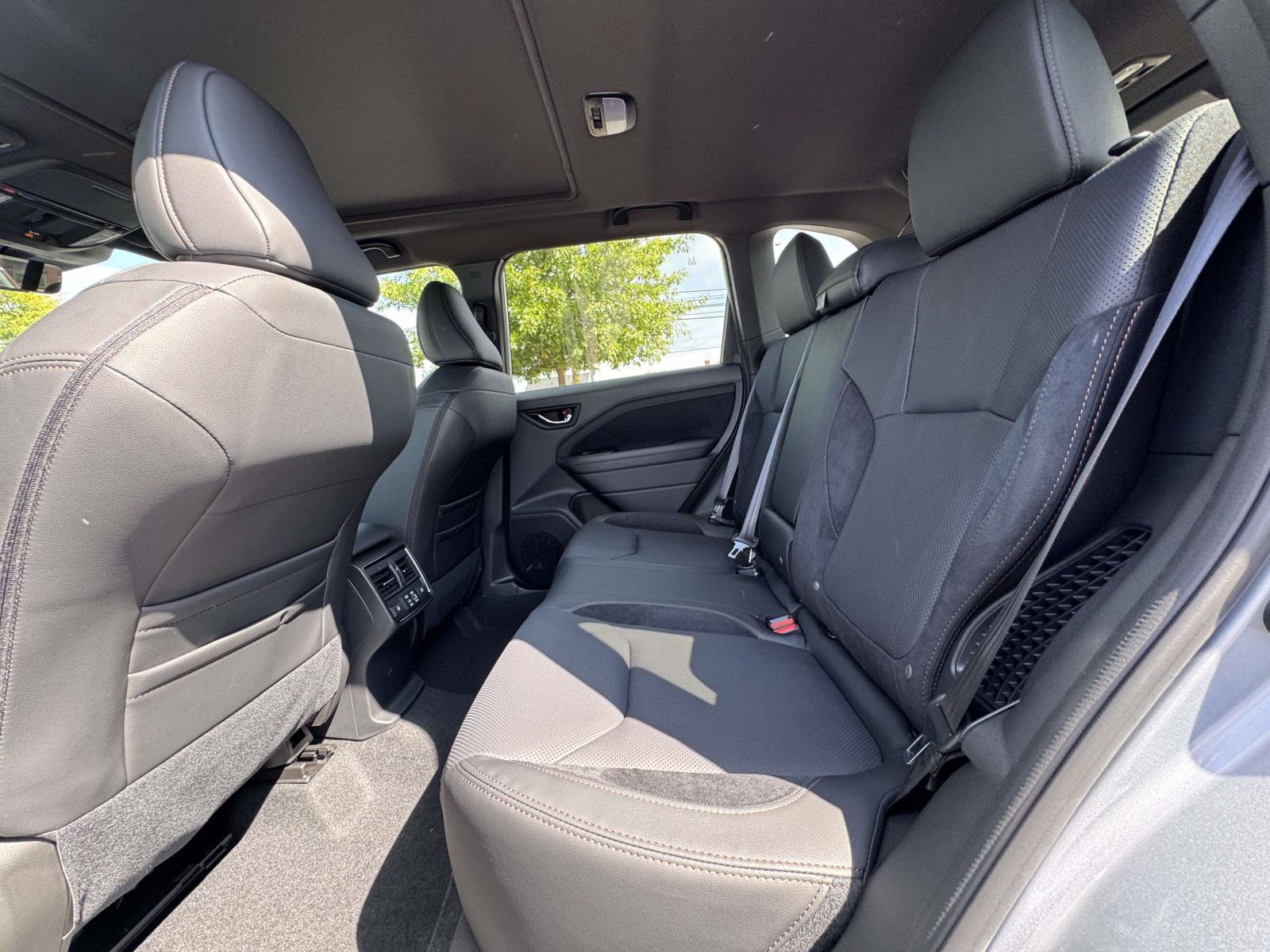 2025 Subaru Forester Touring photo 9