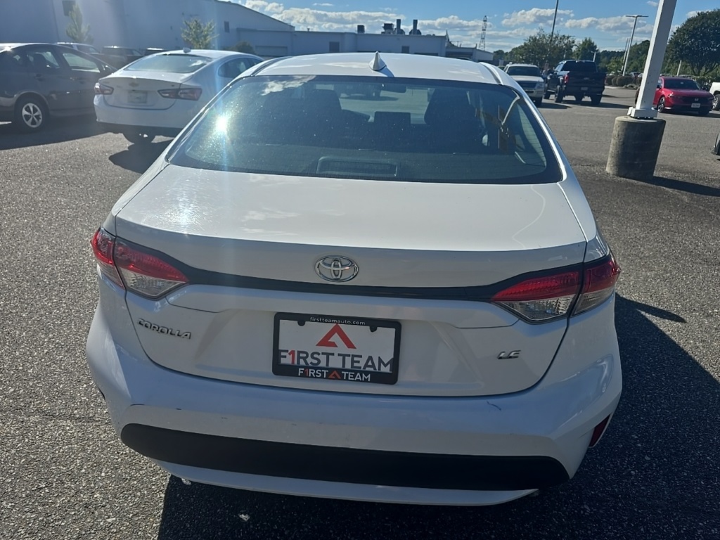 2022 Toyota Corolla LE photo 6