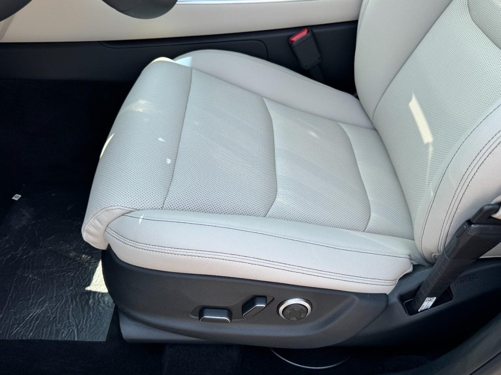 2026 Genesis GV70 2.5T Select photo 9