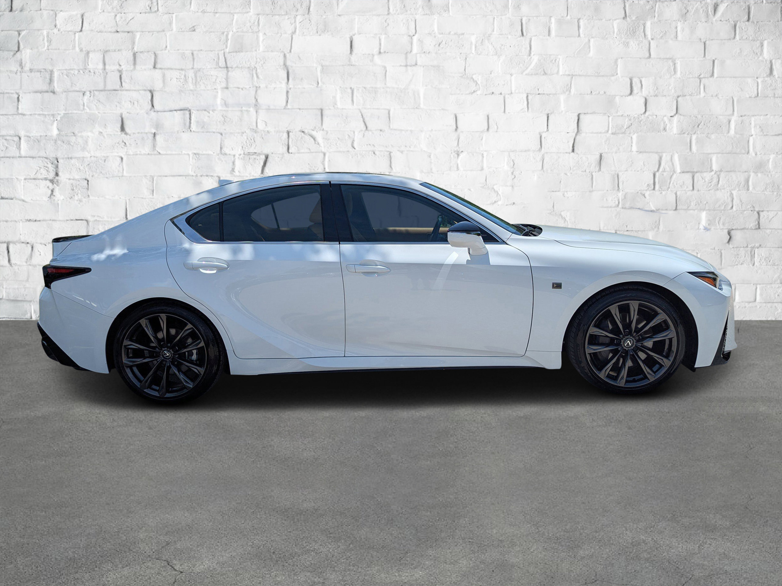 2025 Lexus IS F SPORT photo 3