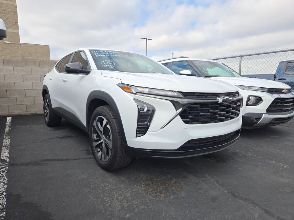 2024 Chevrolet Trax RS's photo