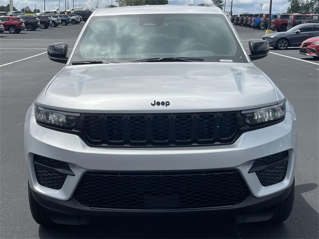 2025 Jeep Grand Cherokee Altitude photo 8