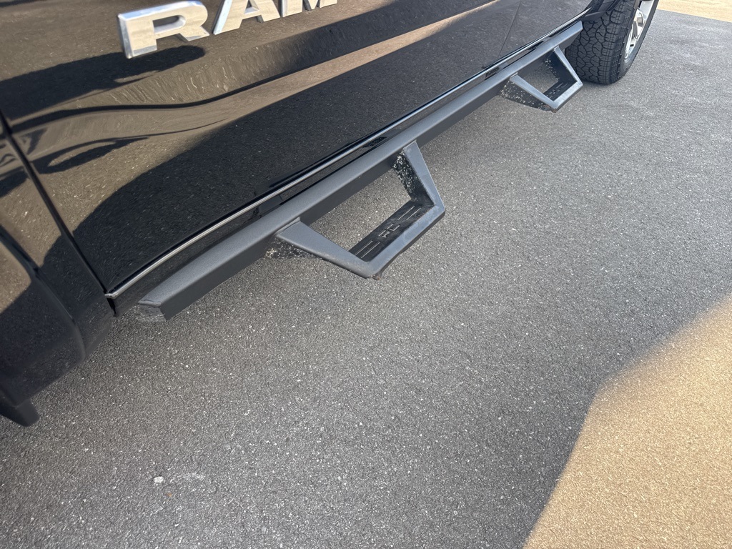 2020 Ram 1500 Laramie photo 9