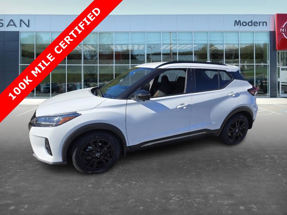 2022 Nissan Kicks SR's photo