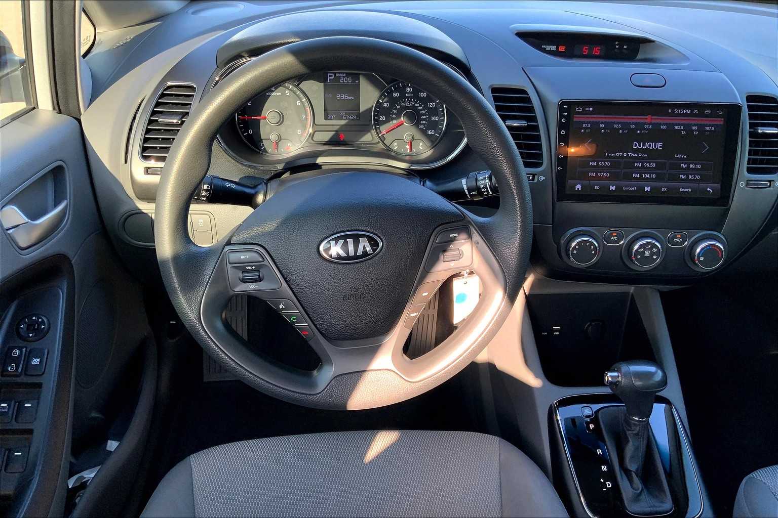 2017 Kia Forte LX Base photo 5