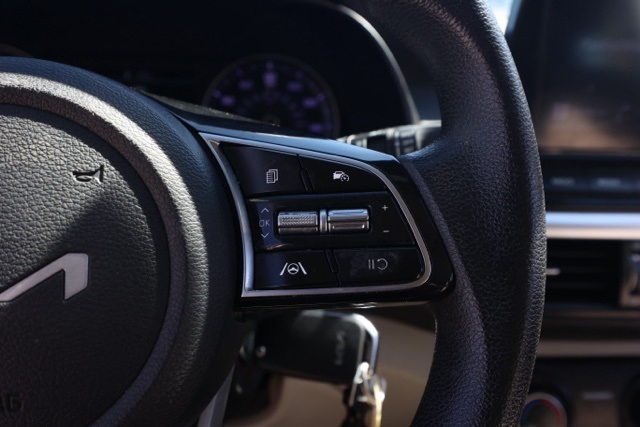 2023 Kia Forte LXS photo 23