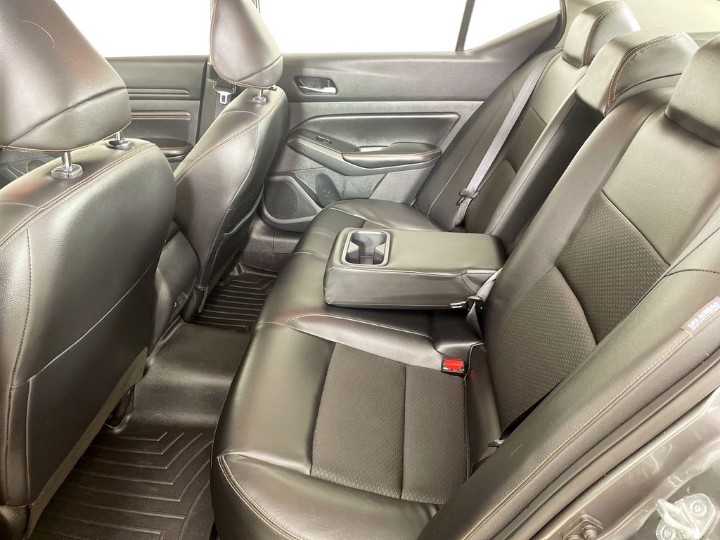 2022 Nissan Altima 2.5 SR photo 19