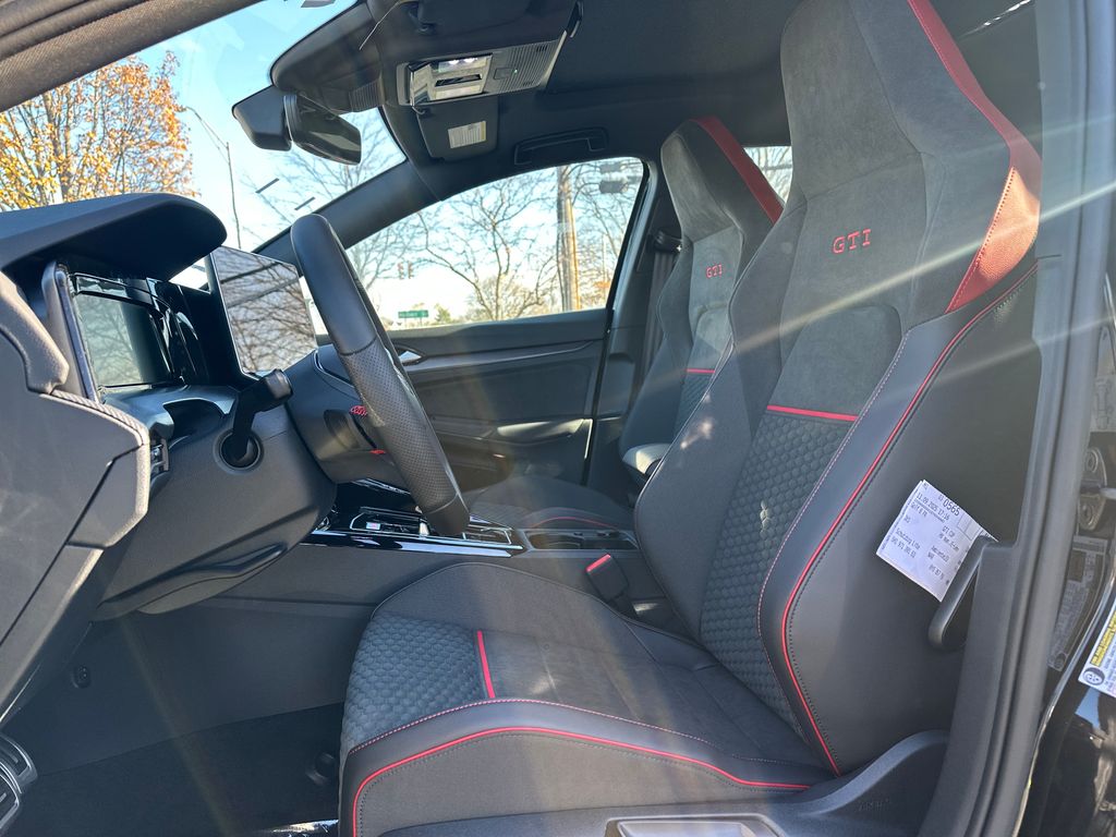 2026 Volkswagen Golf GTI SE photo 3