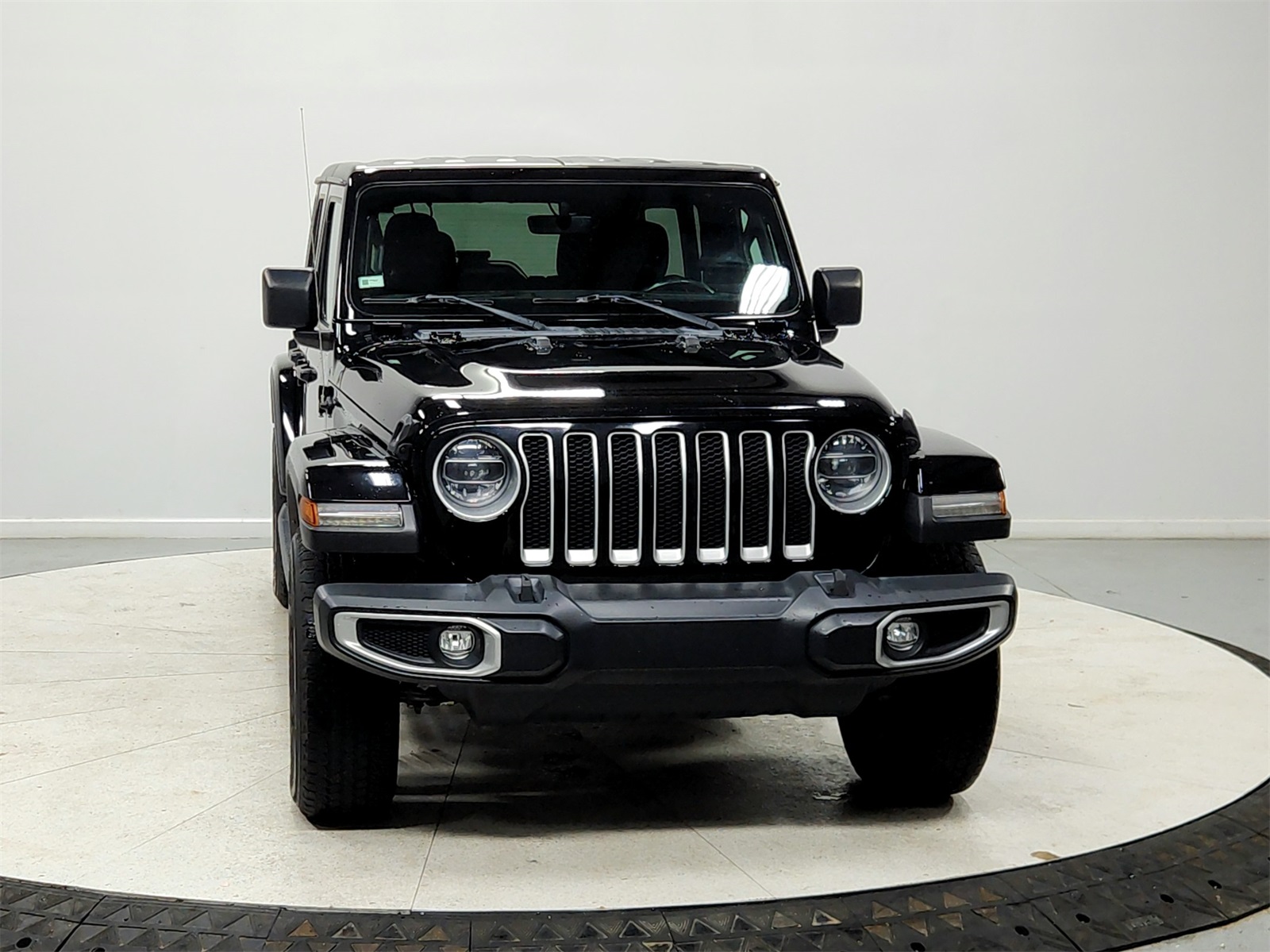 2021 Jeep Wrangler Unlimited Sahara photo 2