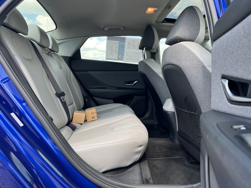 2022 Hyundai Elantra Limited photo 15