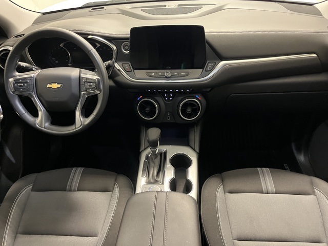 2023 Chevrolet Blazer 2LT photo 2