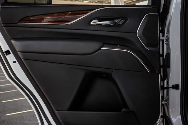 2022 Cadillac Escalade Luxury photo 30