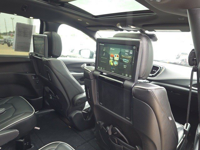 2021 Chrysler Pacifica Limited photo 14