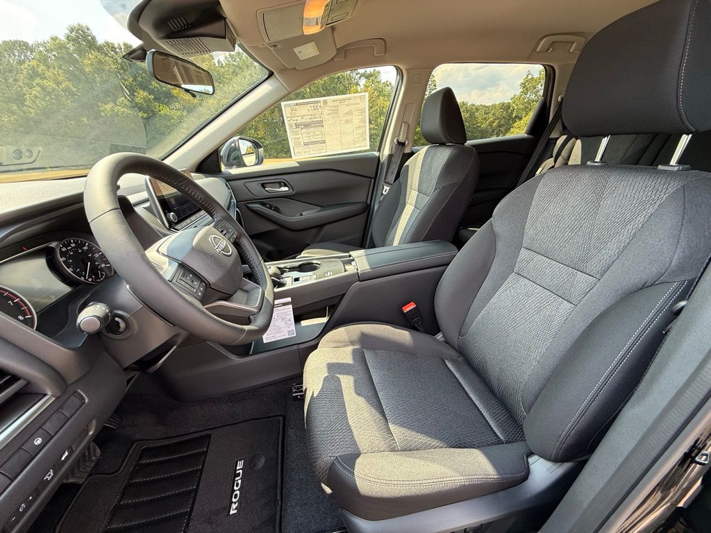 2026 Nissan Rogue SV photo 14