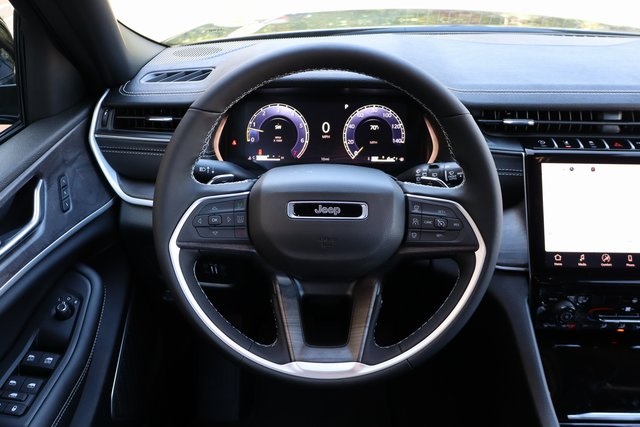 2025 Jeep Grand Cherokee Limited photo 16