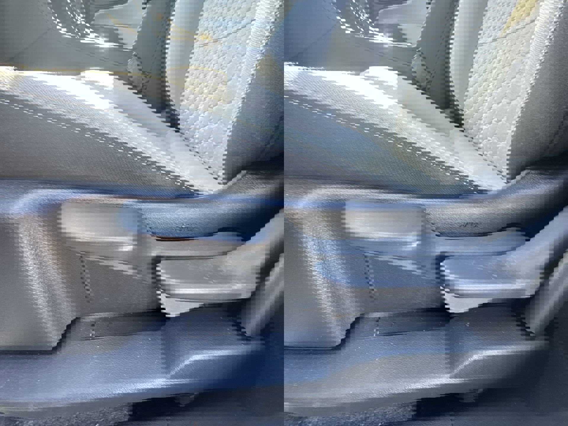 2020 Chevrolet Equinox LS photo 12