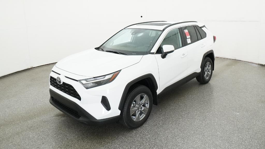 2025 Toyota RAV4 XLE's photo