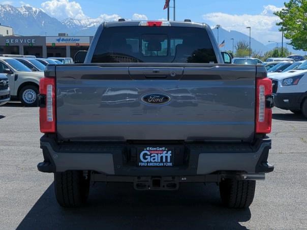 2025 Ford F-350 Lariat photo 4