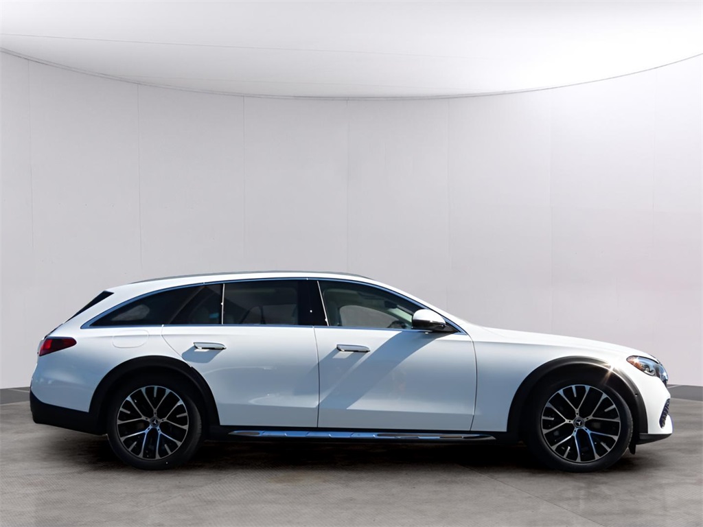 2025 Mercedes Benz E 450 4MATIC All-Terrain photo 3