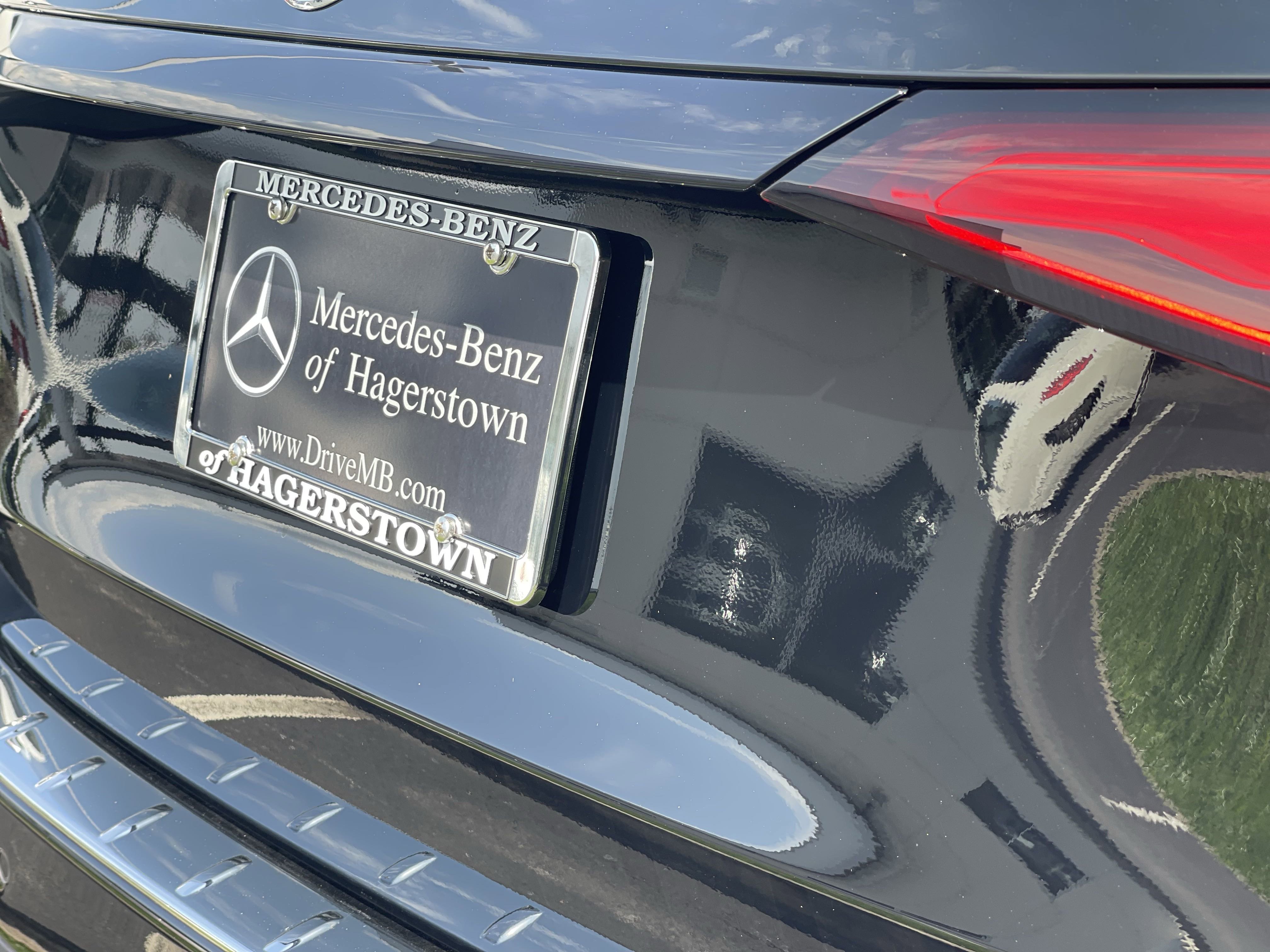 2025 Mercedes Benz GLC 300 4MATIC photo 4