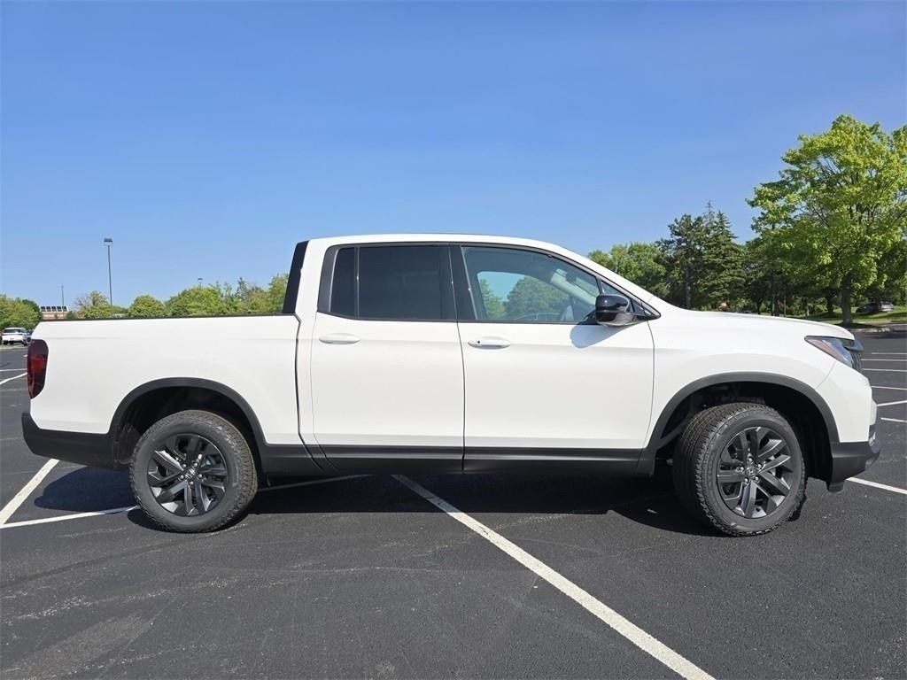 2025 Honda Ridgeline Sport photo 3