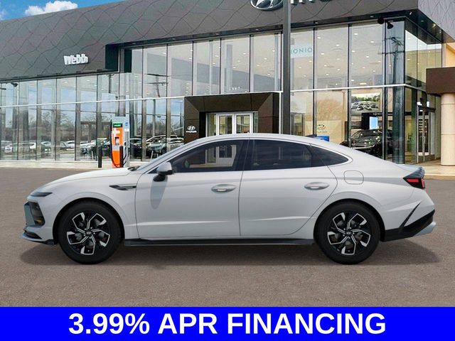 2025 Hyundai Sonata SEL photo 3