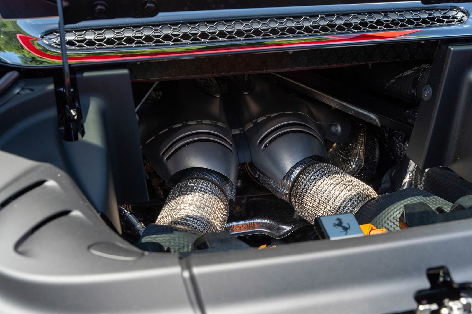 2024 Ferrari 296 GTS Base photo 16