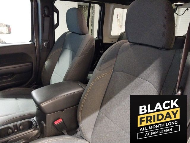 2024 Jeep Wrangler Willys photo 4