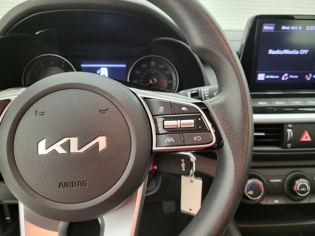 2024 Kia Forte LXS photo 4