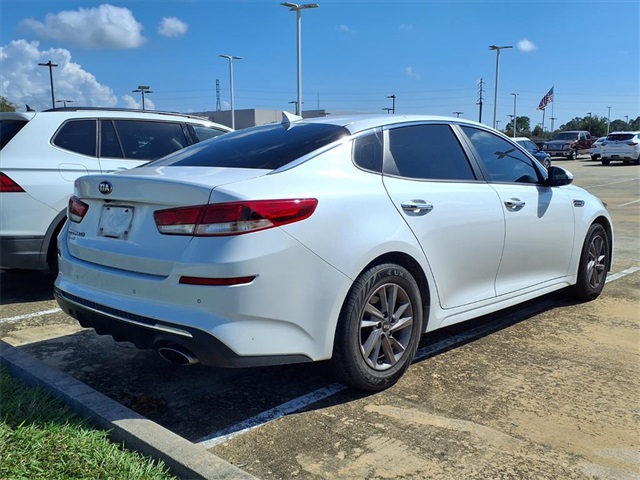 2020 Kia Optima LX photo 3