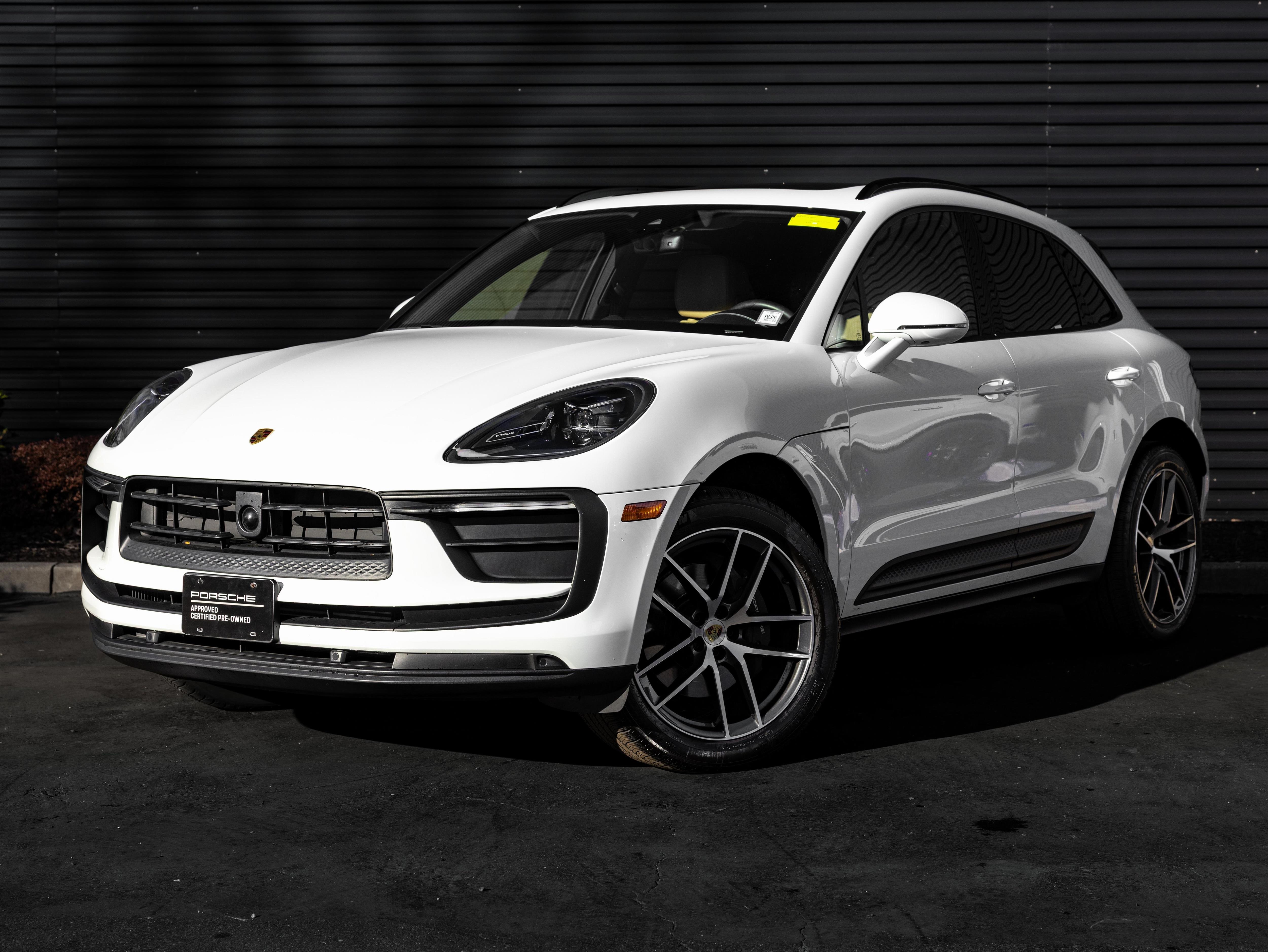 2025 Porsche Macan Base's photo