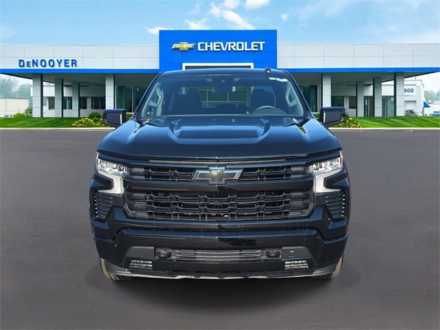 2025 Chevrolet Silverado RST photo 2