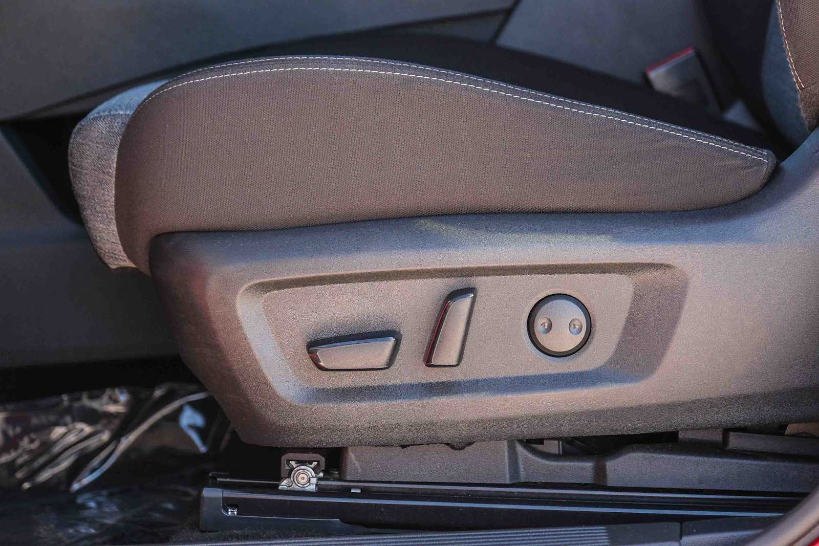 2023 Nissan Rogue SV photo 21