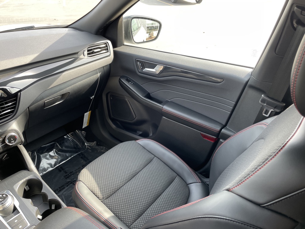 2024 Ford Escape Hybrid ST-Line photo 15