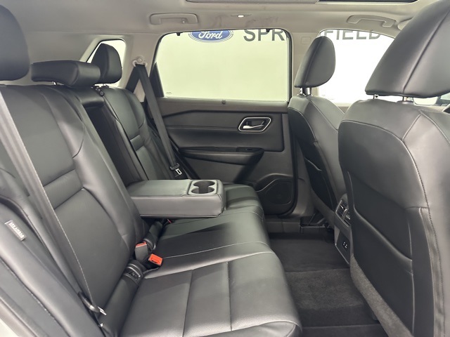 2021 Nissan Rogue SV photo 9