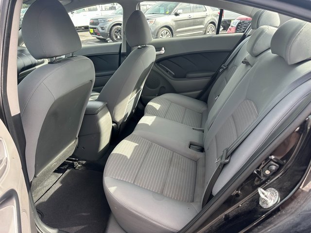 2018 Kia Forte LX photo 2