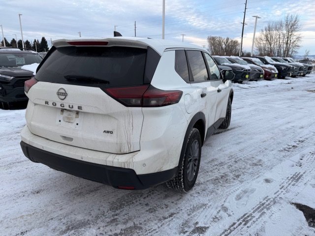 2024 Nissan Rogue S photo 2