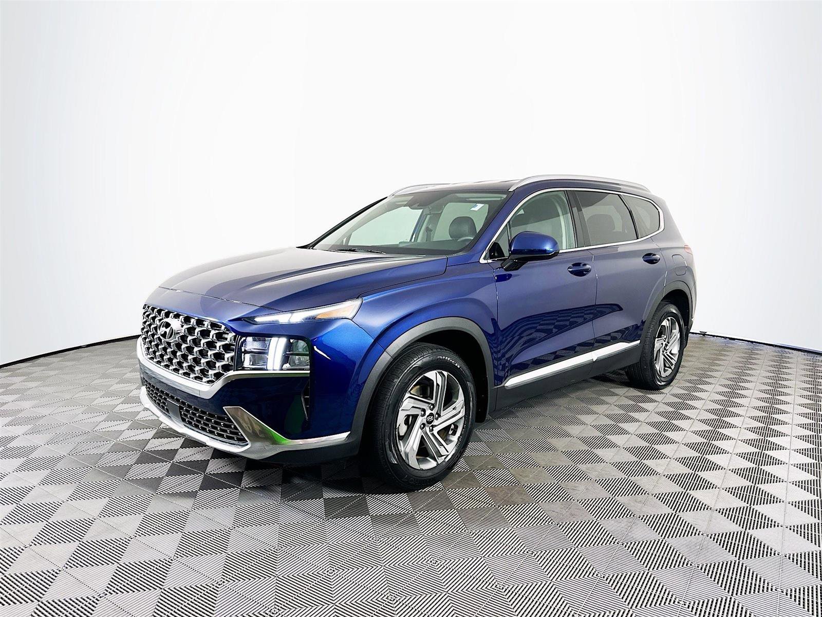 2022 Hyundai Santa Fe SEL photo 2