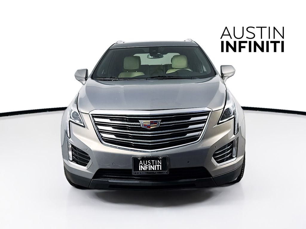2018 Cadillac XT5 Luxury photo 2